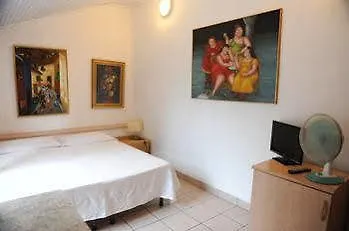 Residence Victoria Como 0*,  Italy